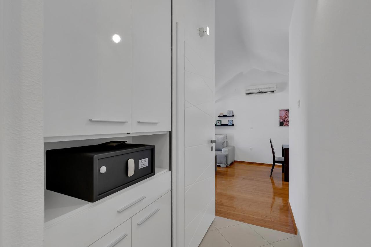 Luxury City Center Apartments Makarska Eksteriør billede
